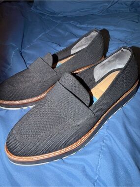 T.J.Maxx Black Knit Slip-On Loafers with Brown Welt